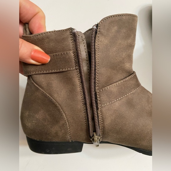Rampage Ram-Bidelia ankle boots, brown, women’s size 8M, adjustable strap - Picture 6 of 11